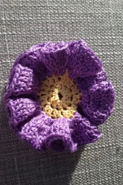 crochet flower wavy - free pattern
