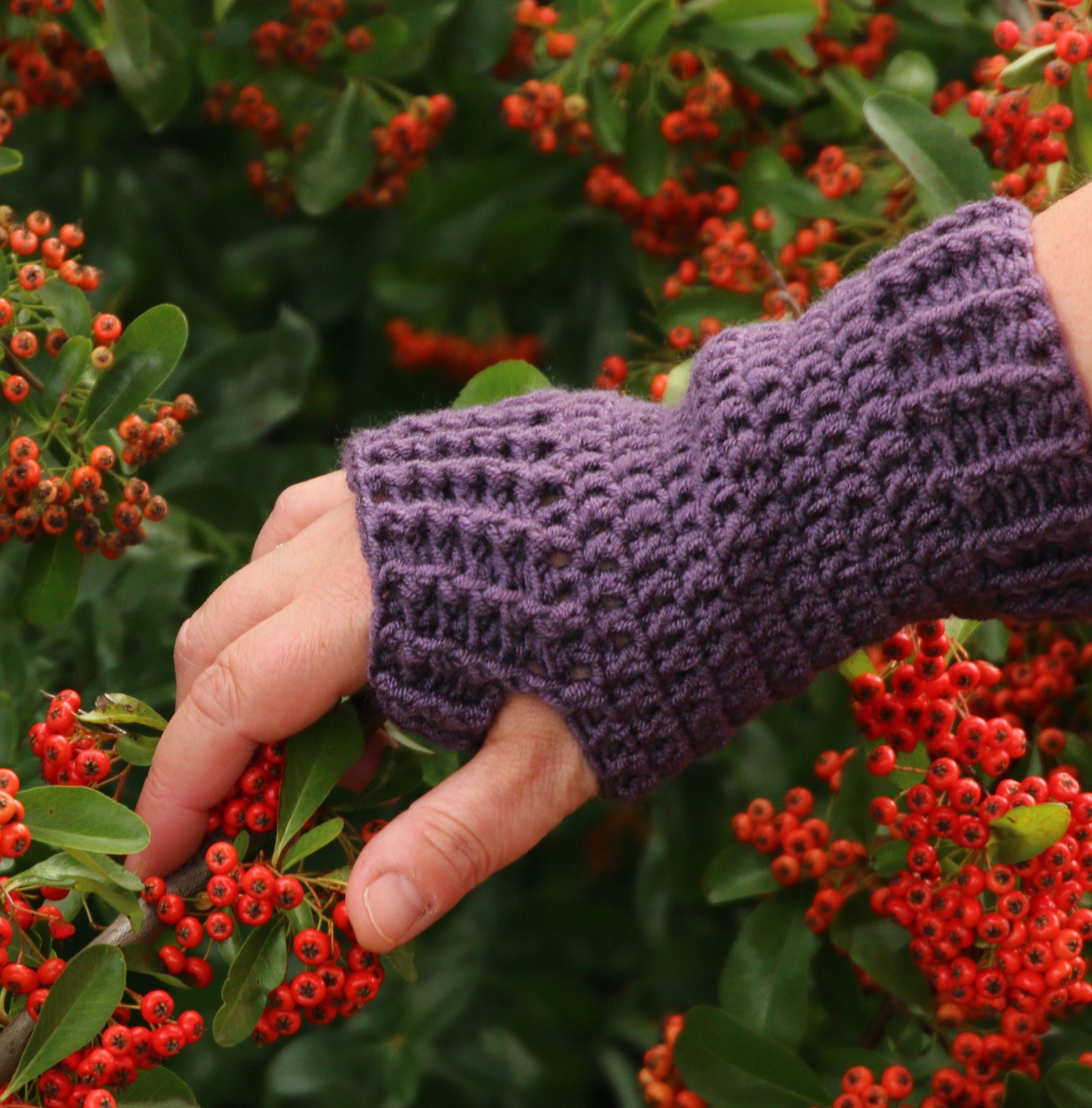 easy crochet wrist warmers pattern