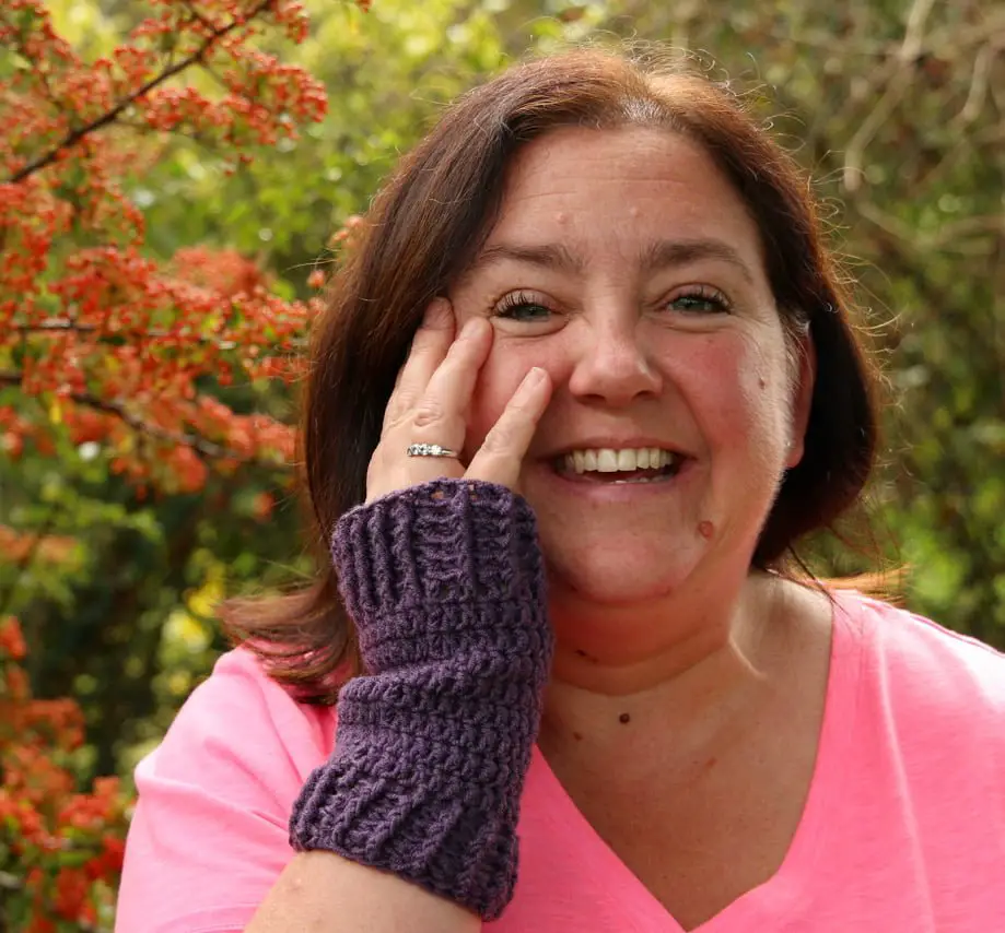 easy fingerless gloves crochet pattern