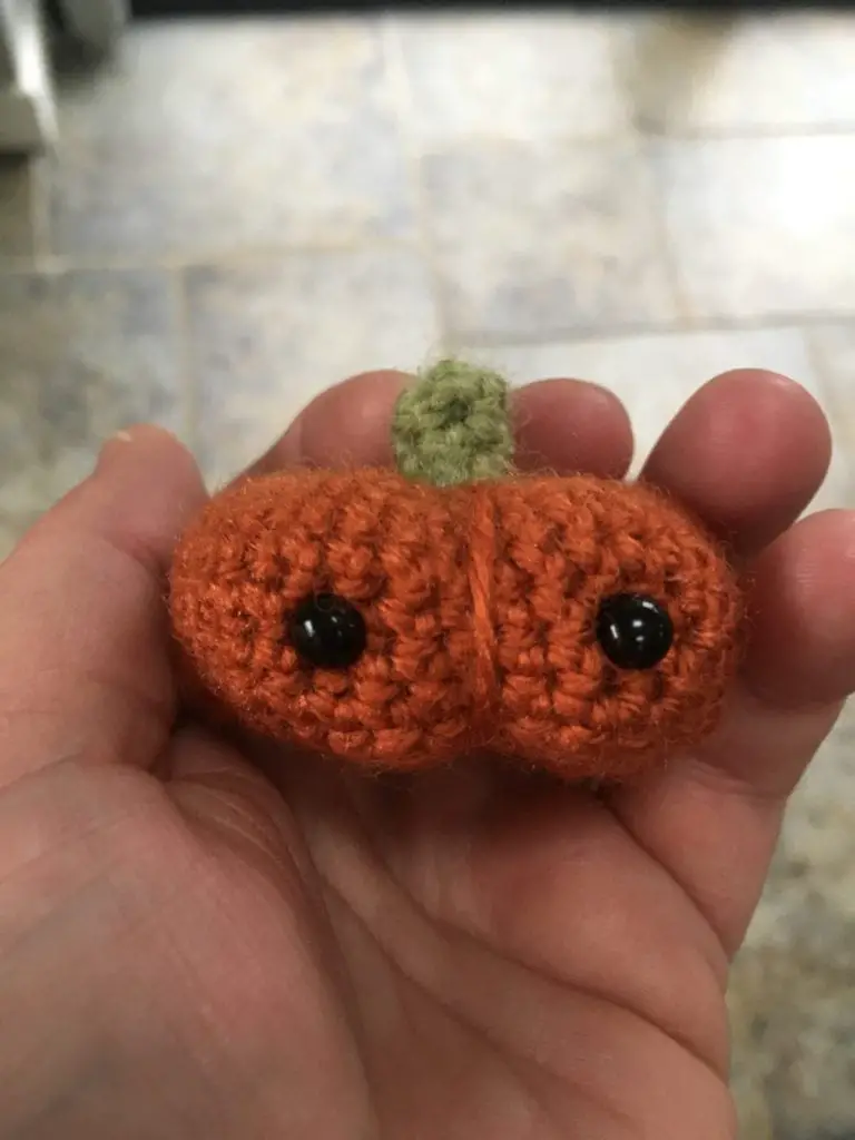 mini crochet pumpkin pattern