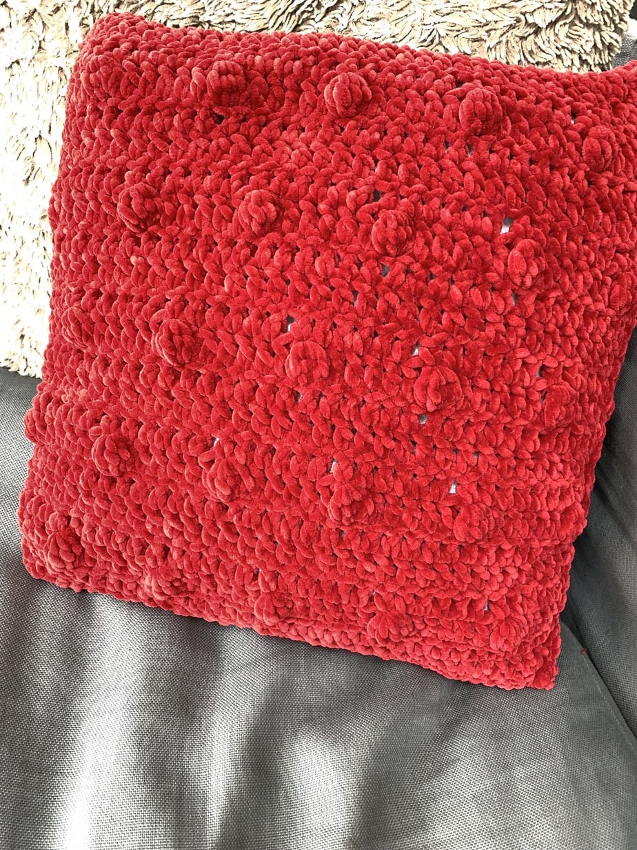 bobble stitch cushion cover pattern