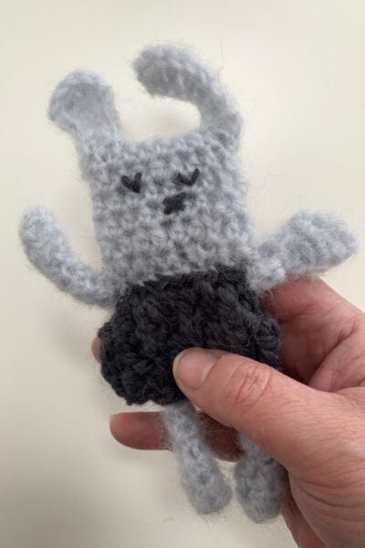 Little crochet rabbit, free pattern