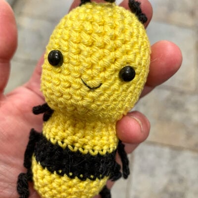 crochet bee pattern - free and easy