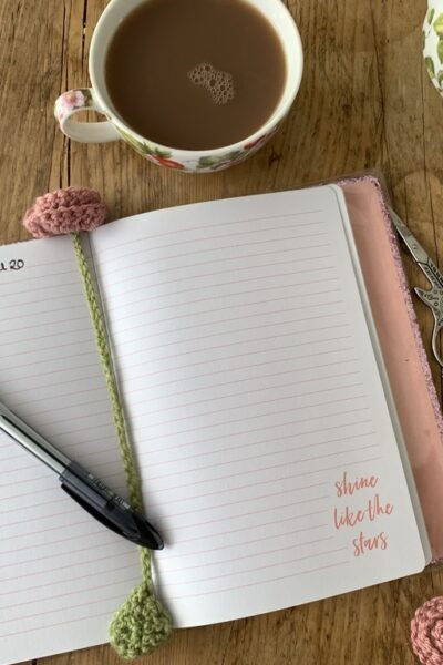 free crochet pattern, spiral rose anf bookmark - great teacher gift. www.offthehookforyou.co.uk