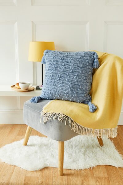 crochet cushion cover pattern, bobble / puff stitch www.offthehookforyou.co.uk