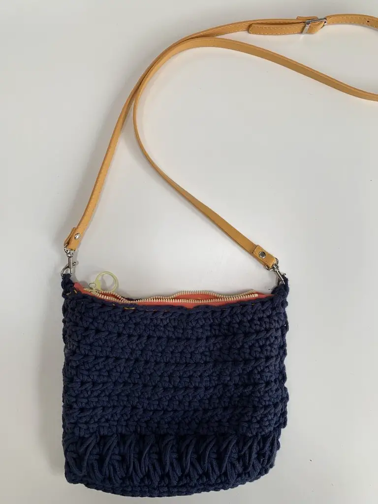 Crochet handbag free pattern