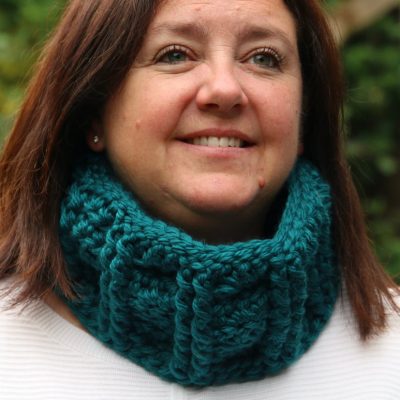 Quick easy crochet cowl pattern