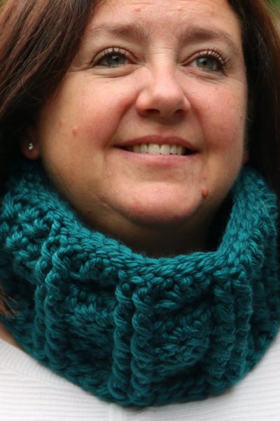 Quick easy crochet cowl pattern