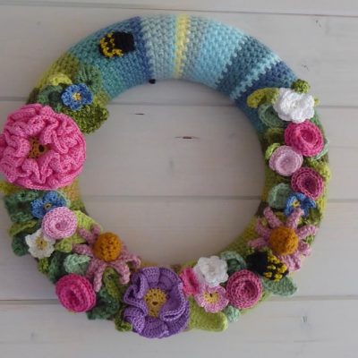 Summer Crochet Wreath – Free pattern