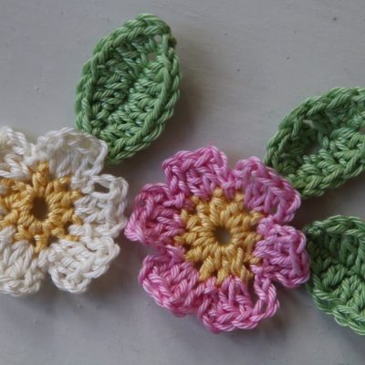 Quick and Easy Crochet Daisy – free pattern
