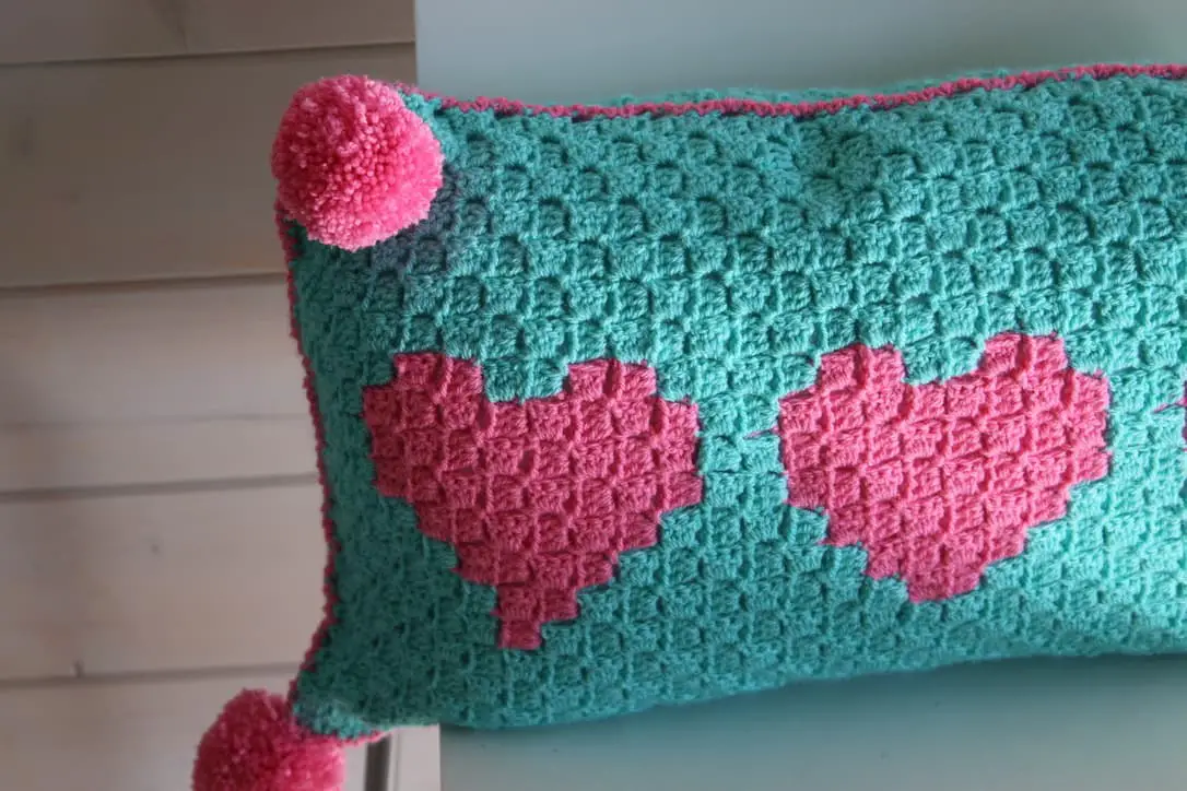 c2c crochet heart pillow